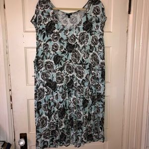 Torrid Size 4 Floral Dress